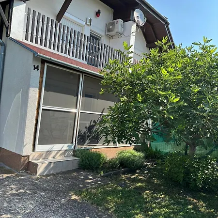 Fekete Szakall Nyaralo Appartement *